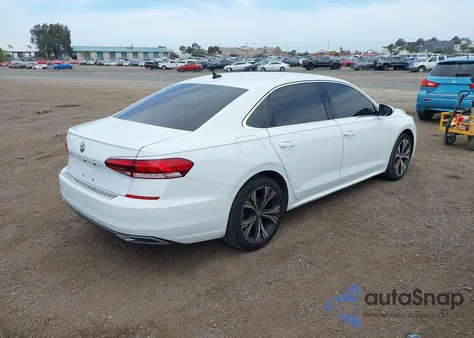 2022 Volkswagen Passat 2.0T Se z USA, uszkodzony, nr VIN 1VWSA7A37NC005397